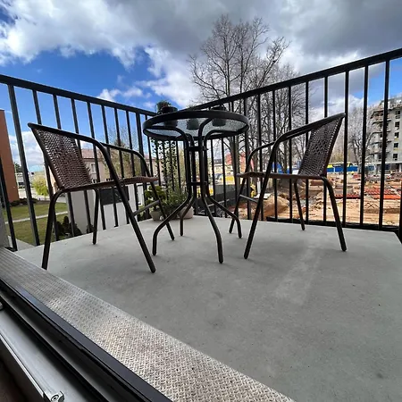 Domus Aurea Free Parking Garden Balcony アパート