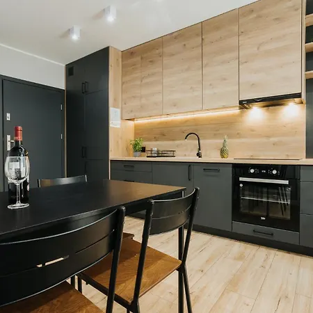 Apartamento Domus Aurea — Garden, Balcony & Free Parking Cracovia
