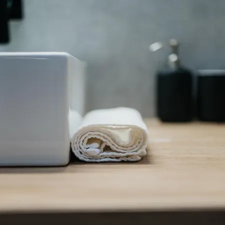 Domus Aurea Free Parking Garden Balcony Apartment