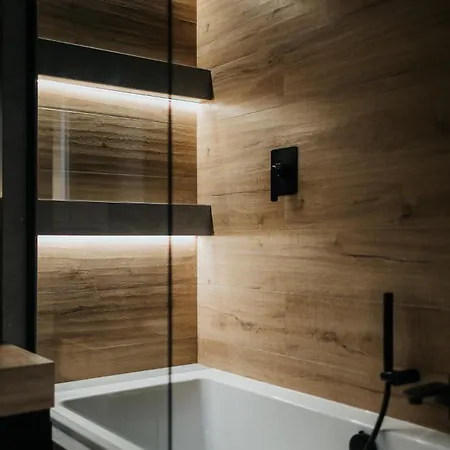 아파트 Domus Aurea Free Parking Garden Balcony