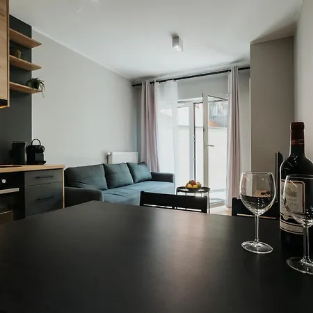 Domus Aurea — Garden, Balcony & Free Parking Apartamento *