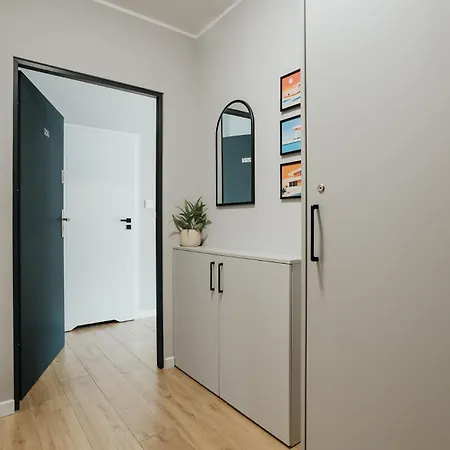 Lägenhet Domus Aurea — Garden, Balcony & Free Parking *
