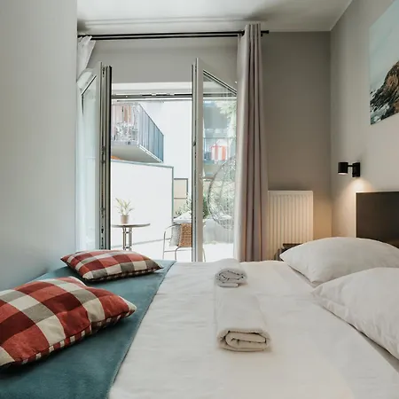 Domus Aurea — Garden, Balcony & Free Parking *