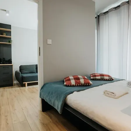 Domus Aurea — Garden, Balcony & Free Parking Kraków