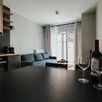 Domus Aurea Free Parking Garden Balcony Апартаменты *