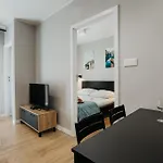 Domus Aurea Free Parking Garden Balcony Апартаменты *